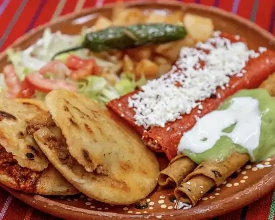 Orden mixta 3 Enchiladas y 2 Gorditas